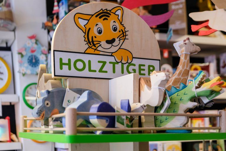 Speelgoed speciaalzaak Asbran aan de Kleine Peperstraat in Groningen. Holtziger toys.