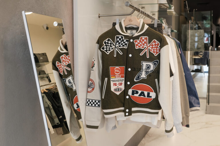 Pal Sporting Goods varsity jacket, te koop via Vic fashion for men, aan de Grote Markt 45 in Groningen