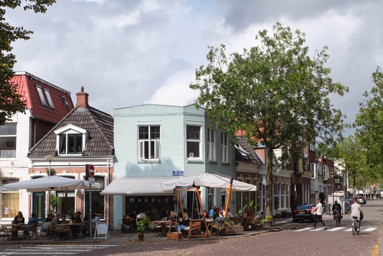 Mahalo, vegan lunch restaurant, Verlengde Grachtstraat 1, hoek Kerklaan in Groningen_