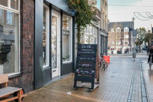 Zinvol, brocante en tweedehands winkel aan de Oude Kijk in't Jatstraat