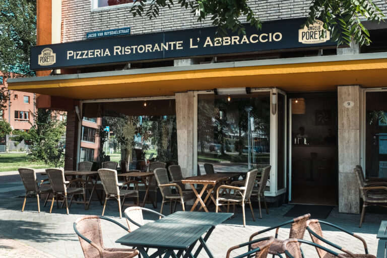 Pizzeria ristorante l'Abbraccio - Jacob van Ruysdaelstraat 2 Gro